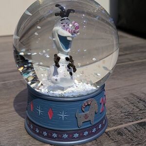 Frozen Olaf Snow Globe